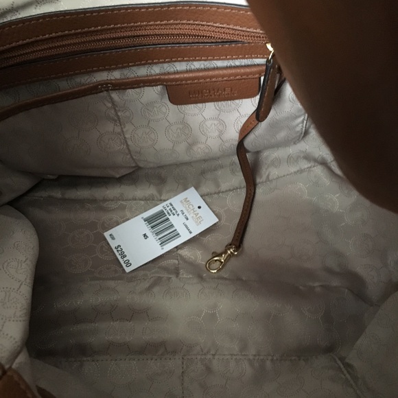 COPY - Michael Kors Fulton Slouchy Shoulder Bag - Picture 5 of 7